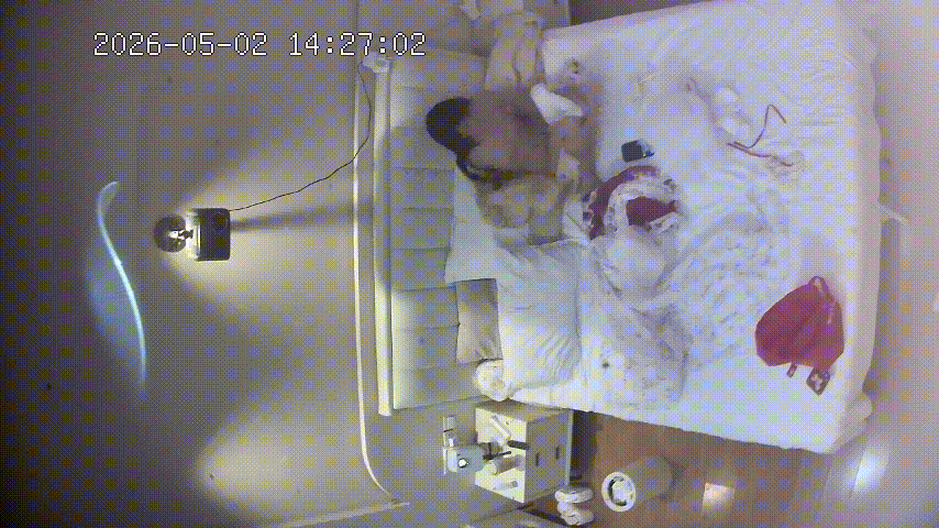 上帝视角5-2：年轻情侣床上激情裸体缠绵，洛莉塔换装诱惑自拍 配图6