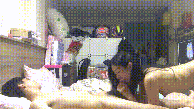 云盘高质露脸泄密！筷子腿机车女神与同居男友激情性爱全过程，美女私下如此反差女上位 配图16