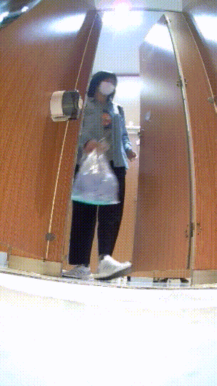精品厕拍，固定近景偷拍超多漂亮小姐姐方便，浑圆大屁股欣赏双洞 配图9