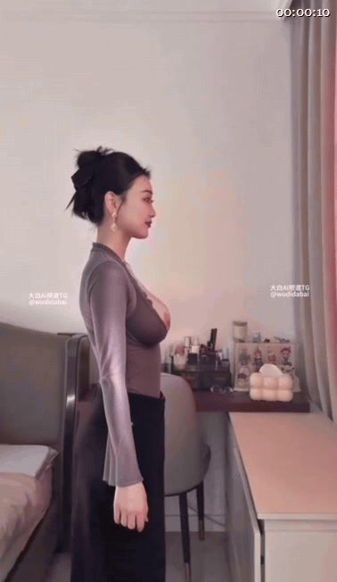【AI脱衣】抖音人妻熟女系列6合集，出轨人妻被偷拍，丈夫不在她主动张开腿被金主从 配图6