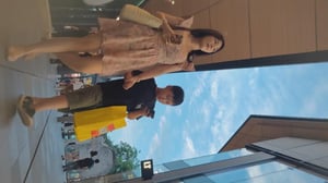 大神尾随偷拍❤️粉色印花连衣裙少妇和儿子逛街屁股半透明内内❤️店内抄底长筒靴白色短裙美女抄底薄丝靴子欣赏美腿[287MB/MP4/02:51/LM]-老宋论坛
