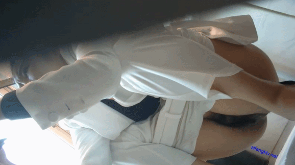 办公楼女厕全景偷拍多位高跟美女职员的肥美大鲍鱼 配图7