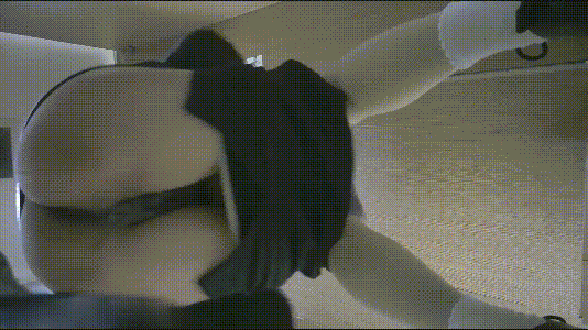 大神潜入商城女厕全景后拍多位高颜值美女❤️各种极品嫩鲍鱼[707M/MP4/09:42/HY] - 老宋论坛-老宋论坛