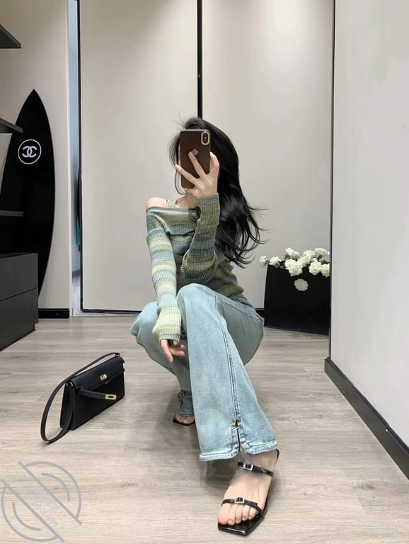 约操高颜值长腿姐姐,牛仔裤裤里丝,狗链子拴起来的玩,对着脸爆射~ - 老宋论坛-老宋论坛