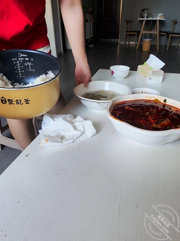 巨乳妈妈第一次坐在我身上摇晃-老宋论坛