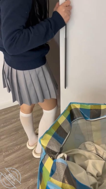 【奶气原创123】帮女儿收拾开学行李的时候操了女儿 - 老宋论坛-老宋论坛