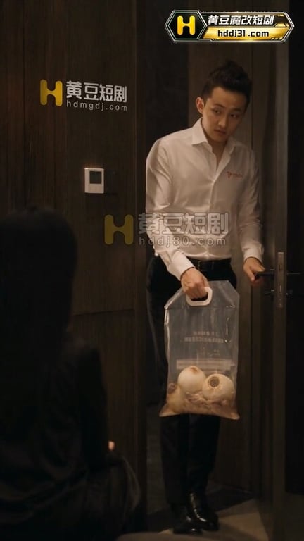 AI短剧《妈妈再爱我一次》EP1 原版 配图2