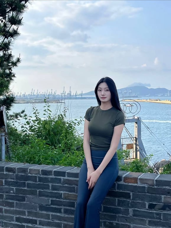 ✨【S级泄密】湖南长沙反差女「王思媛」约啪视频曝光记录了原始激情，更揭开都市美女的隐秘面纱。白天优雅，夜晚浪荡（8V）愃-老宋论坛