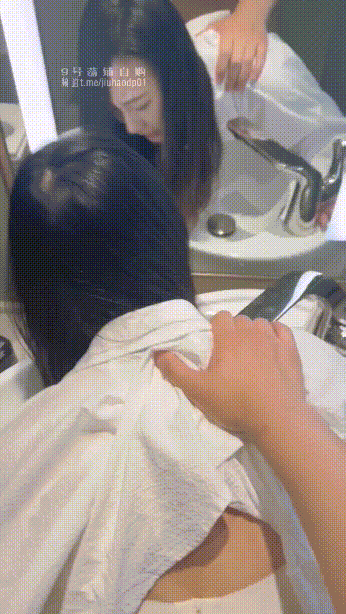 外表高冷女神，私下竟是主人专属舔脚母狗！端庄女人防线一破，彻底沦为下贱听训宠物 配图18