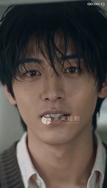 【AI短剧】《乌鸦先生的硬币》EP1-9集原版，从山上英雄救美女摄影师，再到床上 配图3