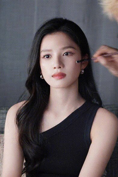 【AI脱衣】抖音快手小红书骚女明星爱吃大鸡巴激情肏逼爆射一脸！ 配图6