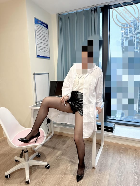 【原创金币】找我的护士妹妹看病，结果妹妹直接上嘴帮我取精。 配图2