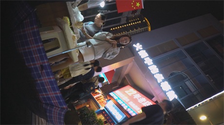 ❣️爆款推荐❣️【街头抄底】极品少妇身材火辣，保守穿搭下竟藏安全裤，1V高清诱惑！-老宋论坛