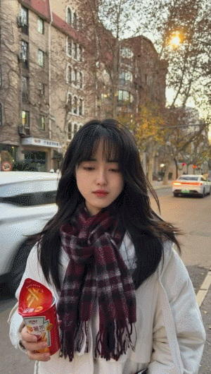 ⭐⭐【独家泄密】北京清纯小美女紫色透明内衣揉奶张腿高潮浪叫被猛操到失神 纯欲反差 配图6