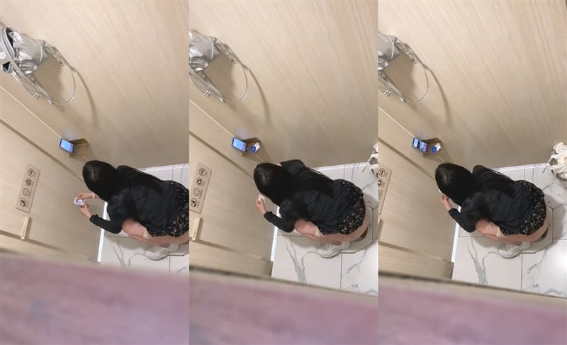 大神潜入商场女厕全景偷拍多位漂亮小姐姐各种极品嫩鲍鱼完美展示 配图3