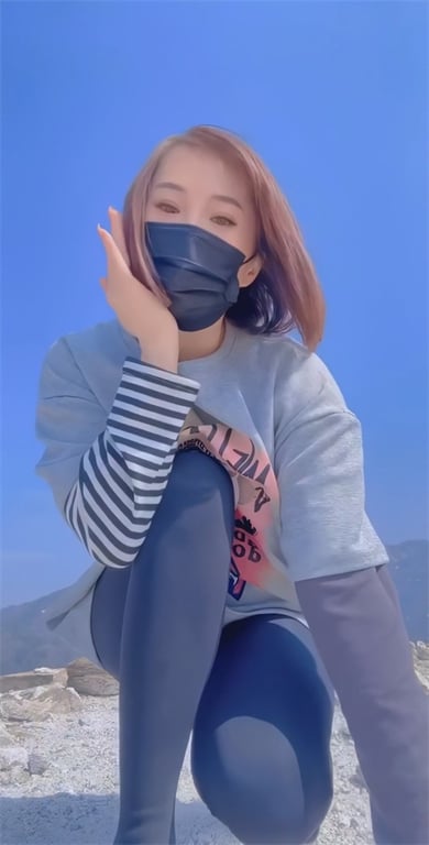 爆款推荐快手极品嫩妹【楠总】圆润雪乳粉嫩蜜穴，S型妖娆身材大长腿，裸舞挑逗掰逼自 配图7