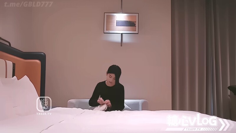 18岁极品清纯学妹初尝禁果❤️隔壁老登疯狂约啪，高颜值嫩穴狂喷淫水，青涩动作却一天接9单被操到肿胀不止♐ - 老宋论坛-老宋论坛