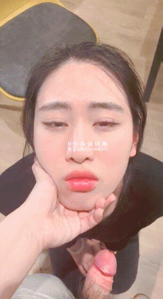 像素诗人镜头下校园傲娇女神，清澈眼神藏倔强诱惑，不听话就毫不留情狂扇调教！ 配图4
