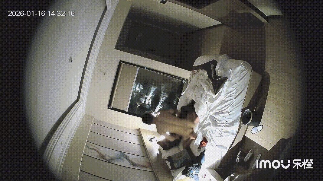 【独家重磅】乐橙酒店高清偷拍：绝美高贵明星脸少妇与纹身猛男激情开钟点房，销魂叫床 配图7