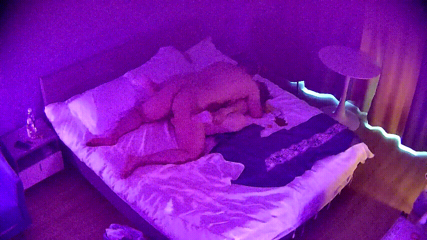 公寓酒店4-3炮房激战！短发大姐毒龙钻69绝技连发，无缝侍候双男爽到爆 配图2