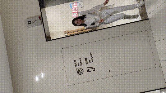 大神男扮女装潜入商场女厕偷拍多位极品美女各种嫩鲍高清福利 配图13