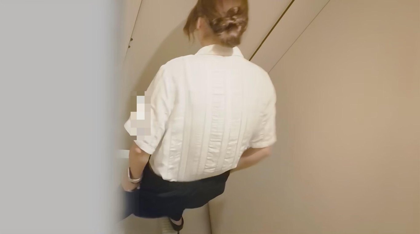 私房独家流出！顶级厕拍极品舞蹈生大学生最嫩粉逼第二十九期 抄底价376元 配图21