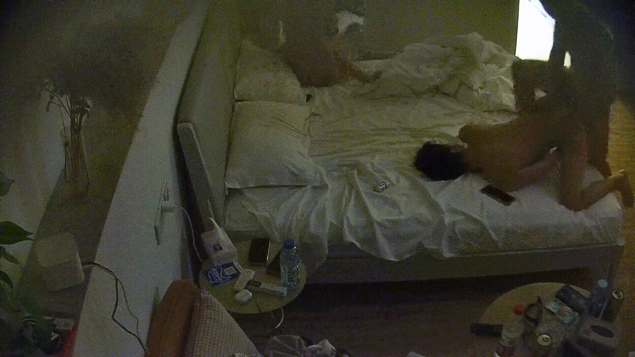 7-6酒店偷拍惊爆流出3猛男半夜激情群P大战，视觉冲击太辣眼！ 配图6