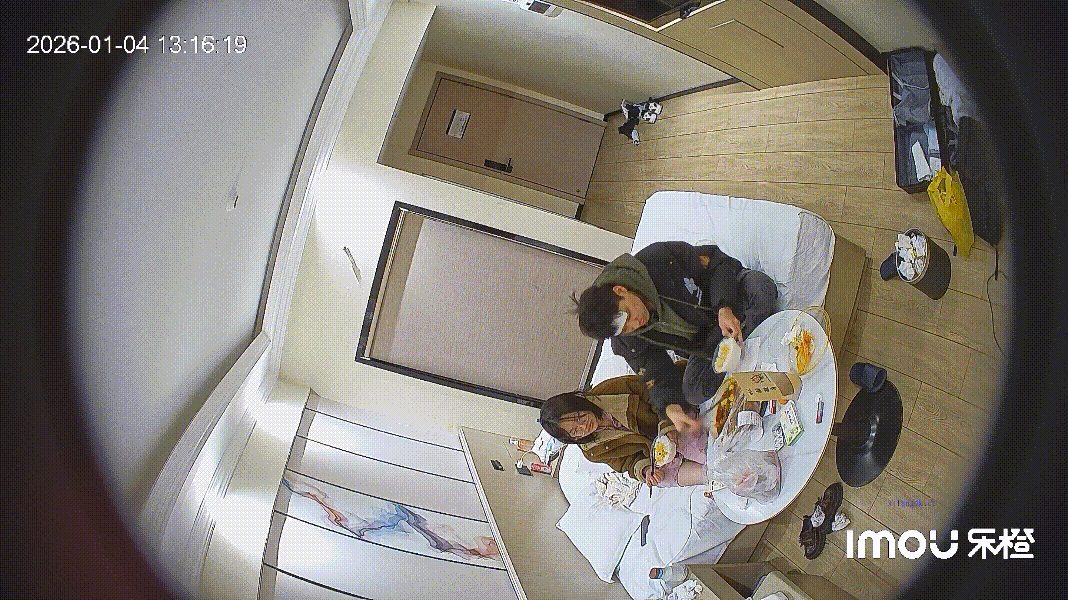 【重磅流出】乐橙酒店偷拍奶子下垂的高知人妻少妇偷吃猛男小鲜肉，被干到发烧贴退烧贴 配图10