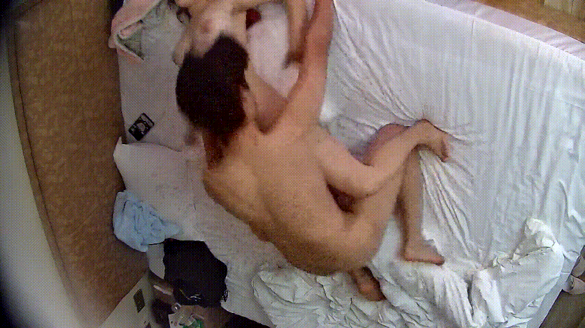 情趣酒店4-2：美女醒来挺胸献巨乳翘臀，骚穴被鸡巴插得水盈盈极品诱惑 配图4