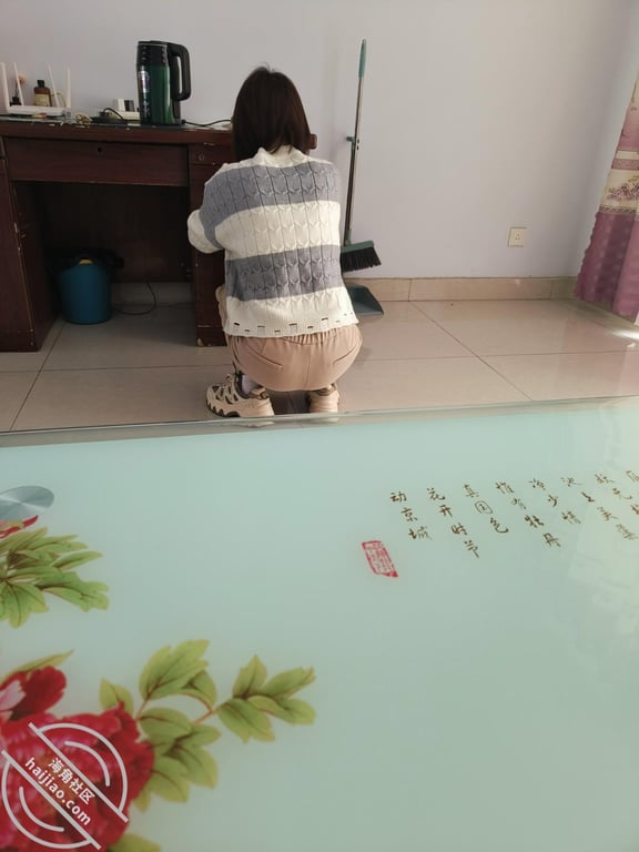 南方少妇半露肉丝足交-老宋论坛