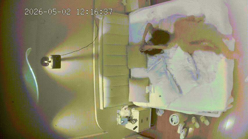 上帝视角5-2：年轻情侣床上激情裸体缠绵，洛莉塔换装诱惑自拍 - 老宋论坛-老宋论坛
