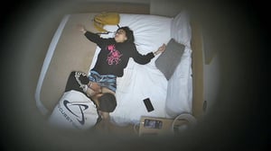 12-5酒店偷拍重磅流出❤️大学生反差情侣连住两天，猴急男友一进房就迫不及待掀开眼镜女友骚内裤疯狂研究（16V）-老宋论坛