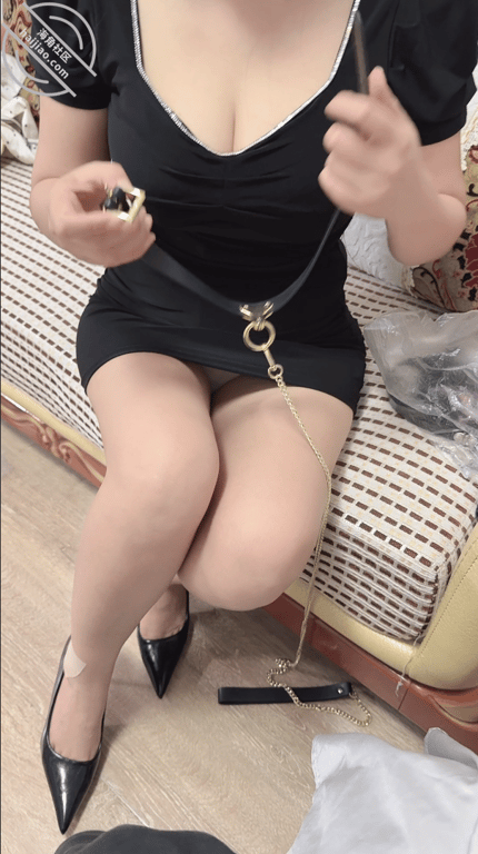 极品巨乳反差人妻,背着老公把情人带回家里搞,被久违的高潮冲昏了头脑 配图3