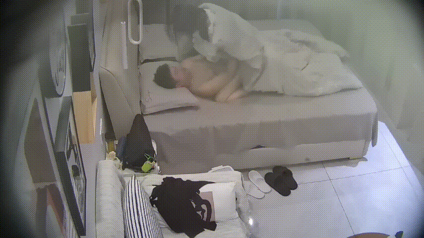 大学城12-9 格子裙极品美女不脱衣就钻被窝 女上位疯狂榨精让男人当场缴械 下床雪白翘臀晃眼吸睛 - 老宋论坛-老宋论坛