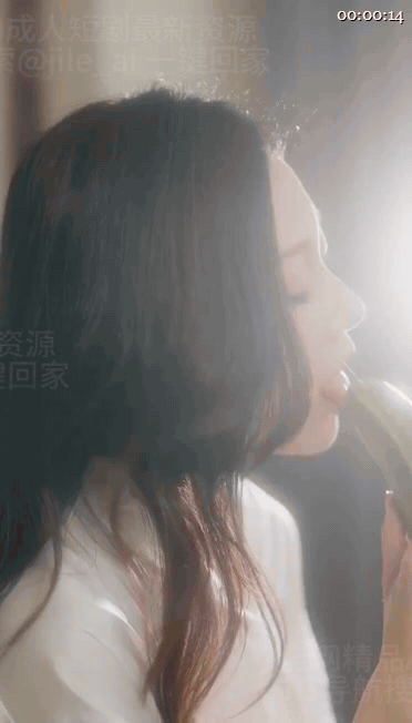 【AI短剧】《豪门偏偏宠上你》EP1-7集，儿子带女朋友回家，结果被老子抢先一步 配图6
