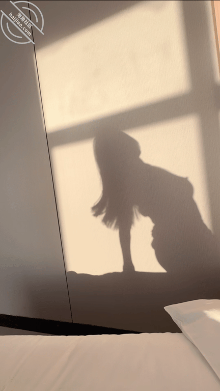 【原创视频】来晚了给大家送钻石，不过这次的妹妹好骚，竟然用奶水呲我。 配图4