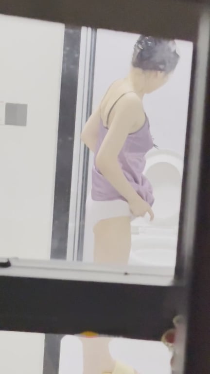 对面楼少妇穿着性感睡衣上厕所❤️忘记关窗帘了被我偷拍到她起来擦逼差点被她发现[85MB/MP4/00:24/LM] - 老宋论坛-老宋论坛