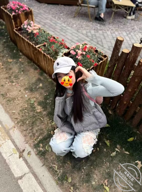 [真实原创]和燕妹视频，偷偷录屏，燕妹换衣服，金币福利贴！ - 老宋论坛-老宋论坛
