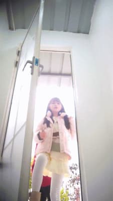 ⚫️美女如云街边女公厕真实偷拍超多小姐姐方便，特写后位双洞同步露脸，还有二次元嫩妹换衣服-老宋论坛