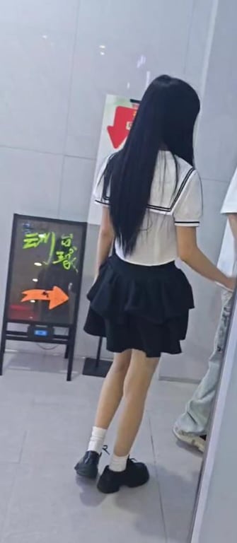 【限时爆款】50元私房新流❤️主播高清偷拍学生制服气质美女极品多毛骚逼（3V） - 老宋论坛-老宋论坛