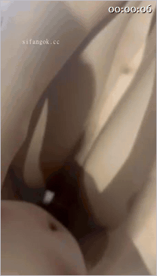 爆款推特KK05情侣调教！反差女友日常淫欲觉醒「qgvoul」付费露脸私拍，丝袜 配图44