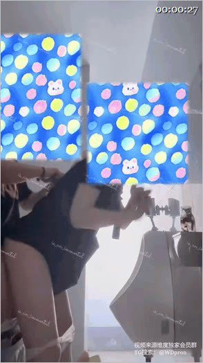 全网最全重磅更新！最近很火在校反差女「李林恩」极品大奶白虎，实录第一视角，大臀就 配图18