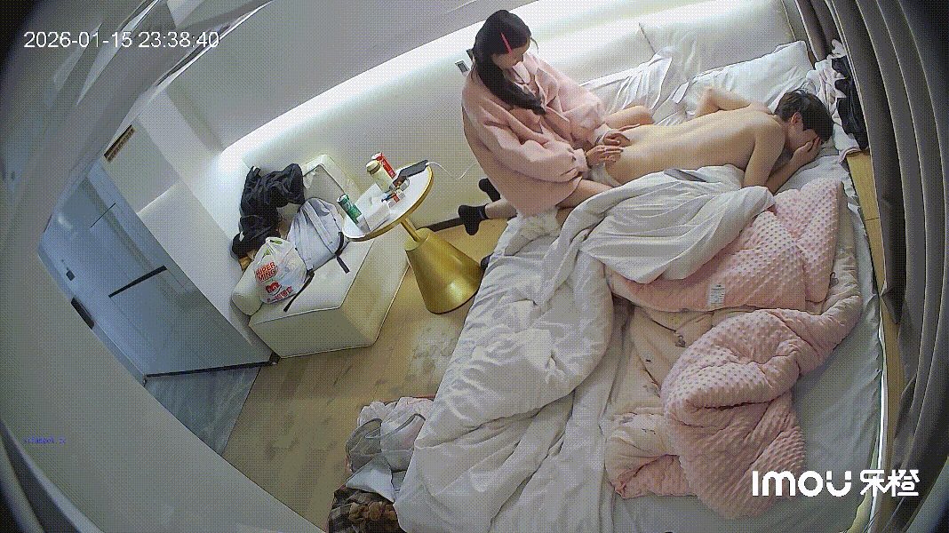 乐橙酒店重磅偷拍流出！学生情侣连住多日极品希腊美脚反差婊彻底沦陷 被舔狗男友狂操 配图3