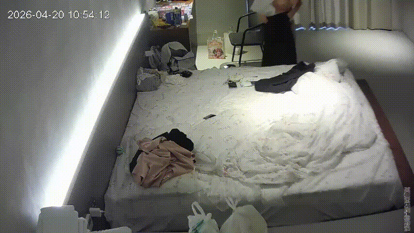多彩商业街4.20激情！年轻情侣大胆后门play，润滑油助兴，小美女火辣身材等你 配图7