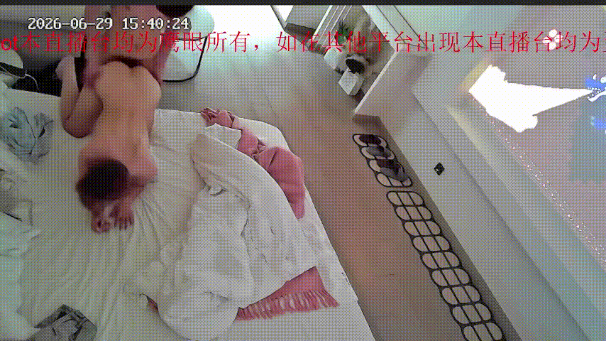 6-29 极品嫩妹酒店开房被猛男急不可耐掀衣狂啃美乳 多姿势连干两炮高潮喷水 配图6