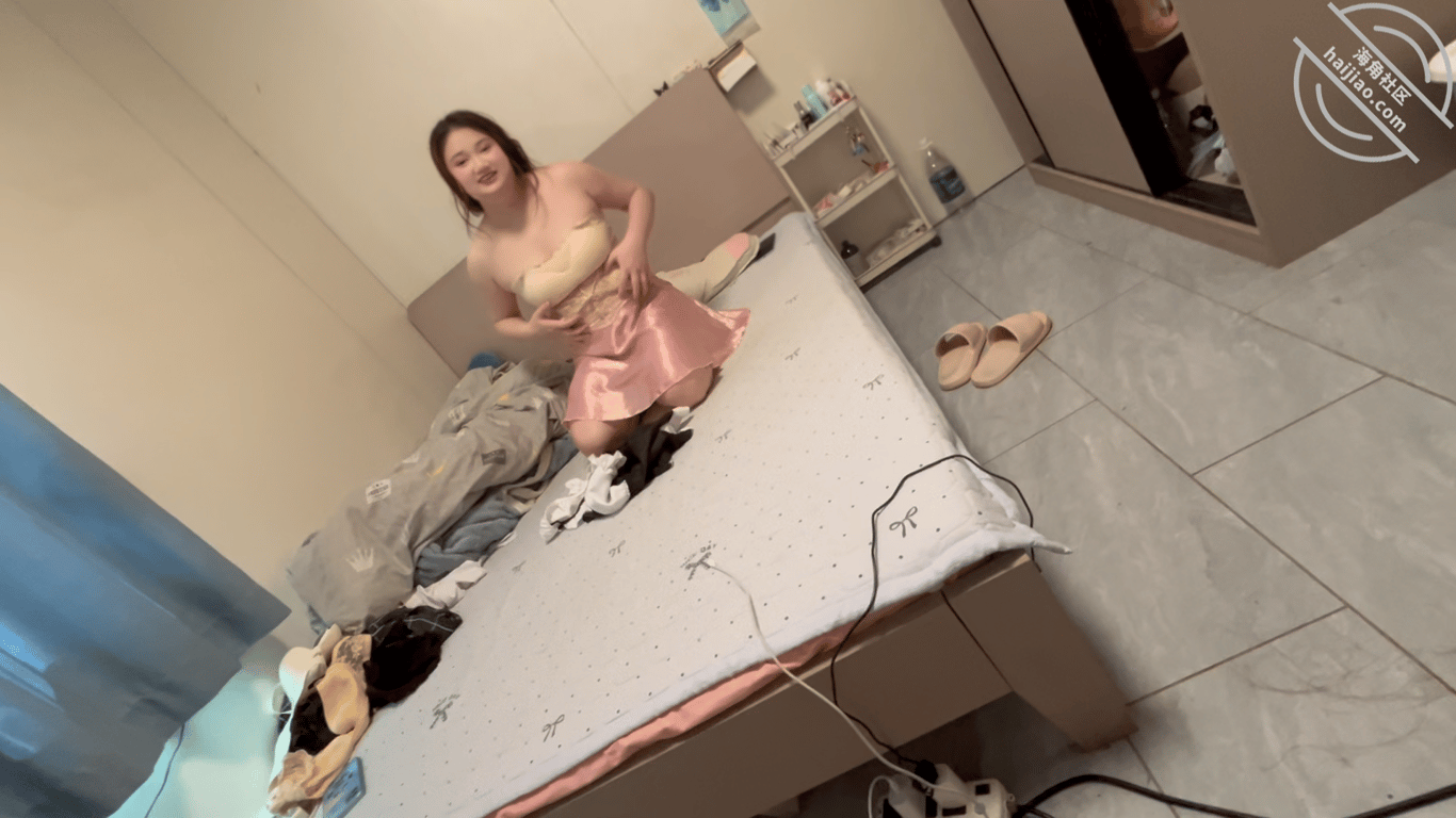 露奶露逼父母没在身边自由自在的乱伦肥水不留外人田 配图4