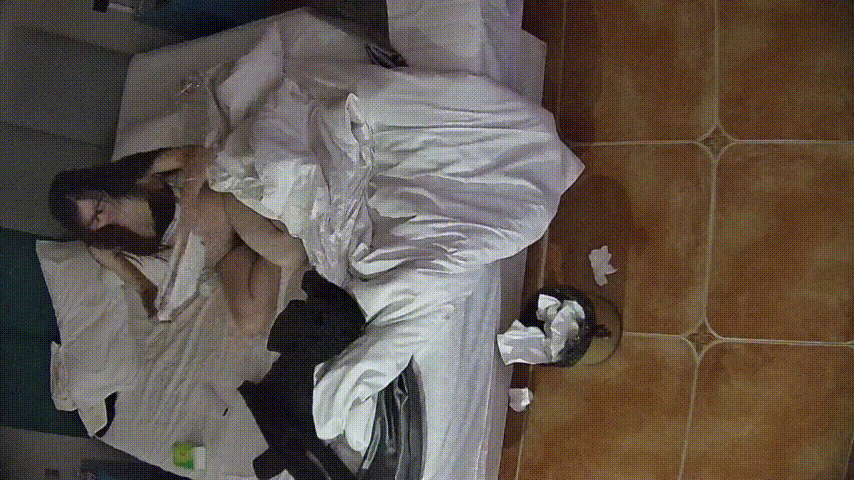 大学城禁忌激情：1-27 眼镜清纯大学生情侣，白嫩挺翘美乳萌翻老男人 配图7