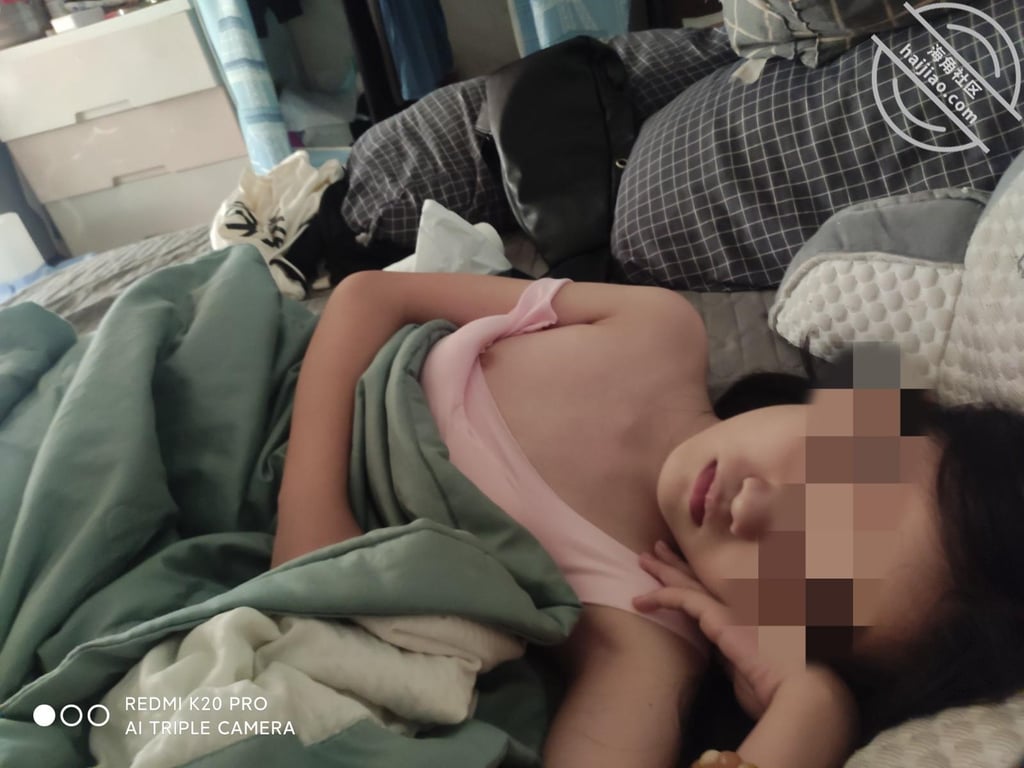 【原创女儿已成年白虎】女儿用手帮我自慰-老宋论坛