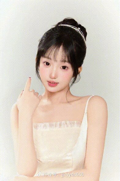 【AI脱衣】抖音快手小红书骚女明星口交大屌爆射！ 配图2