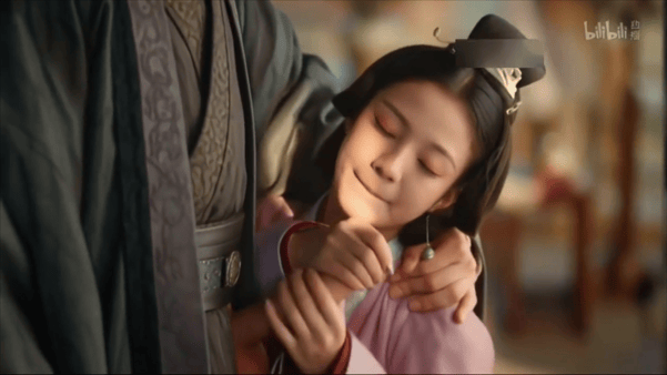 【AI脱衣】魔改电视剧《古相思曲》陆鸢（张雅钦饰）在烛影摇红的凤榻上，被沈不言粗 配图5
